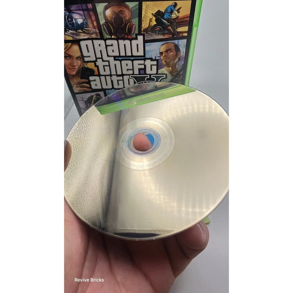Grand Theft Auto V (Microsoft Xbox One, 2014) CIB Complete W/ Map Tested Working